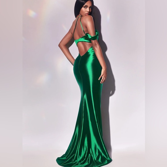 New with tags prom/ evening gown - Picture 2 of 2